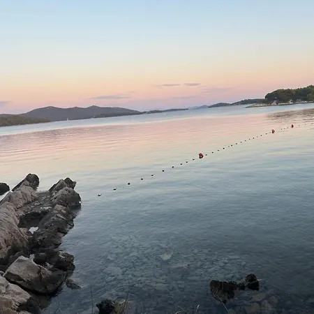 Regina Carlito With Swimming Pool Jezera