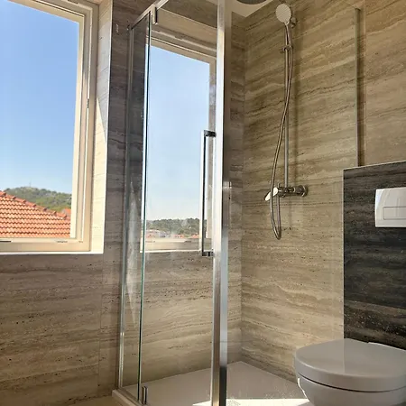 Regina Carlito With Swimming Pool Apartmán