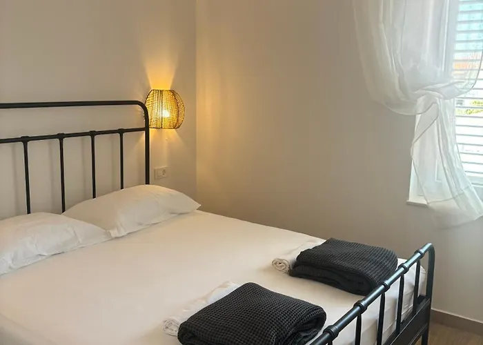 아파트 Regina Carlito With Swimming Pool 제제라