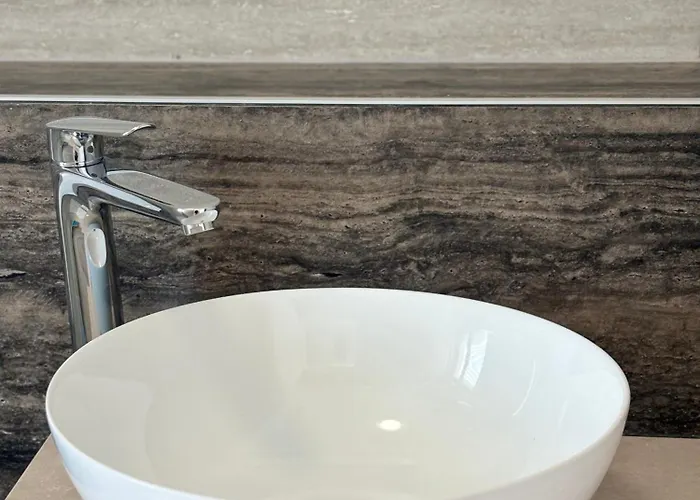 Regina Carlito With Swimming Pool * 제제라