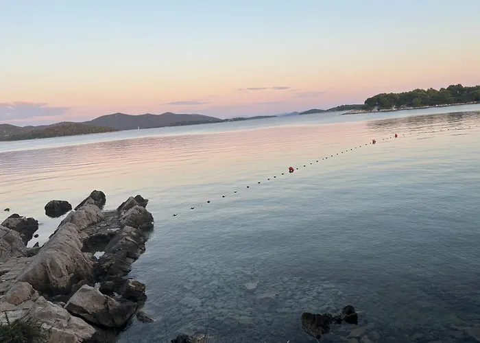 Regina Carlito With Swimming Pool Jezera