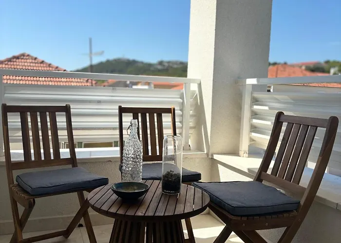 아파트 Regina Carlito With Swimming Pool 제제라